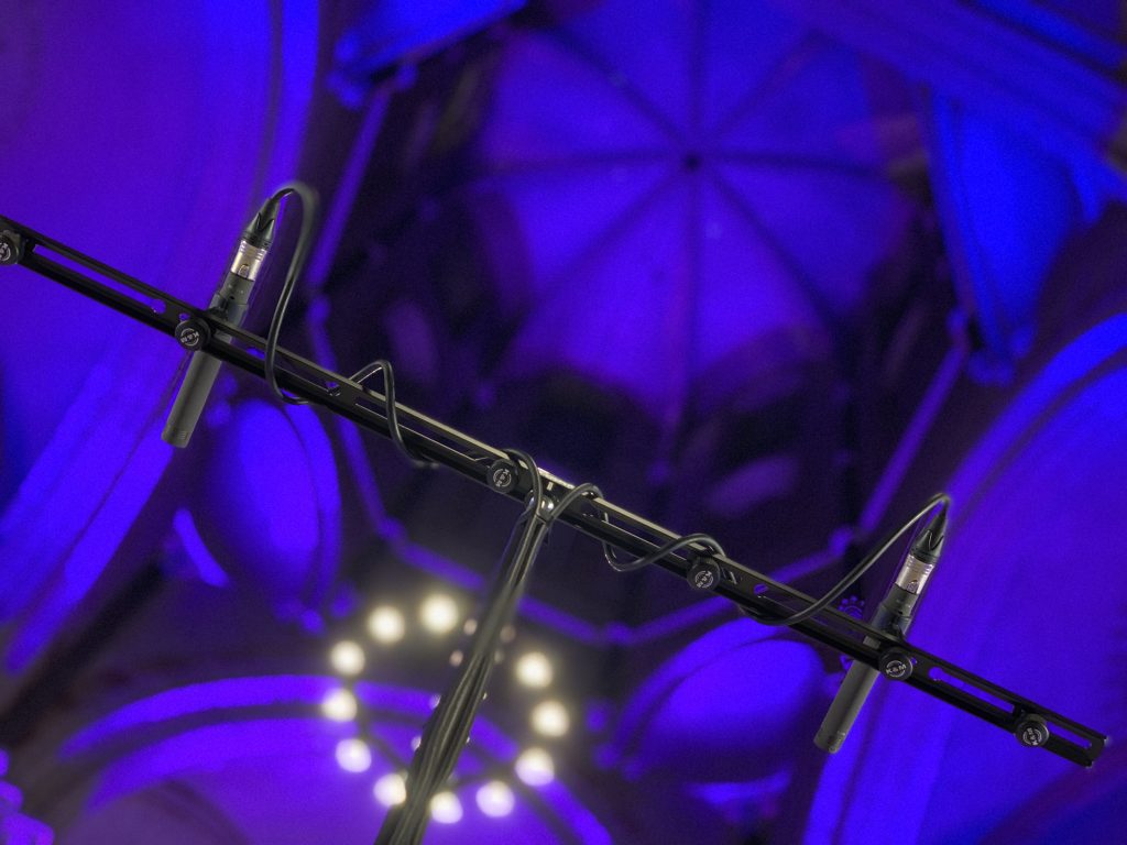 Schoeps Mikrofone auf einem Stativ